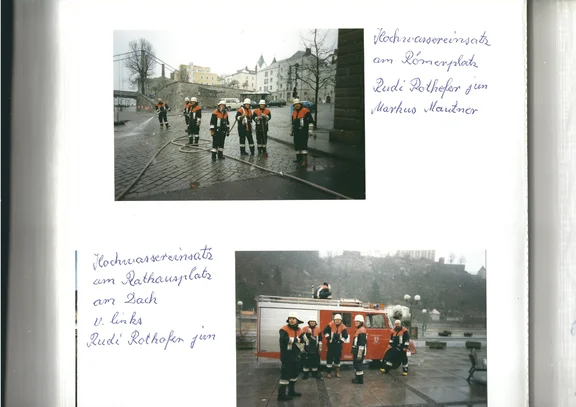 2002_Hochwasser_Rathausplatz.jpg